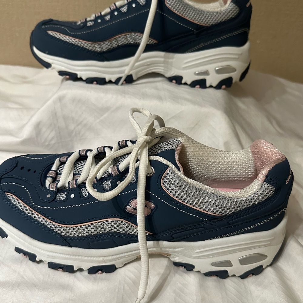 Skechers D’Lite Air Cooled Sneakers - Picture 5 of 9